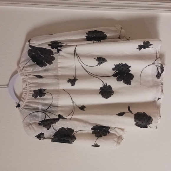 Monteau Cream and Black Floral Blouse - Picture 5 of 6